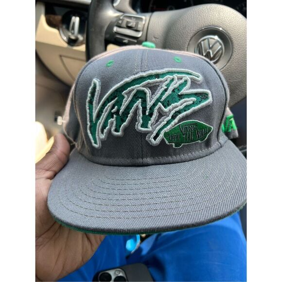 Rare Vans off the wall green and grey hat